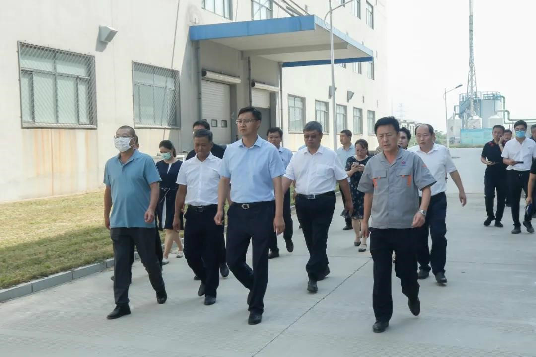 县长戚永和视察6008集团官方网站药业项目建设